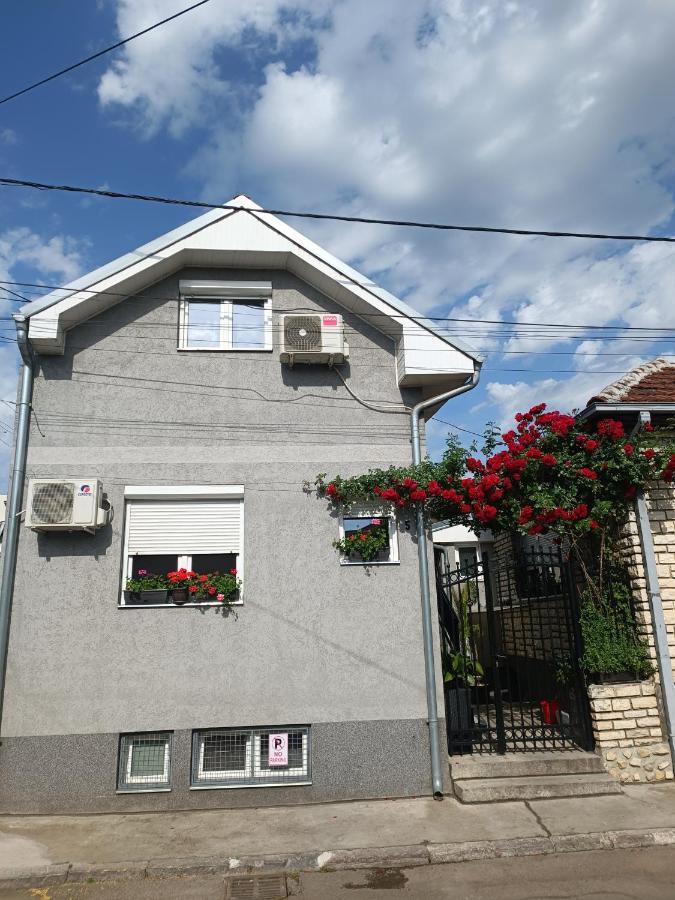 Fortress Apartments Nis Luaran gambar